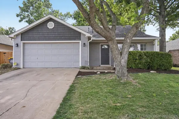 11245 S Nandina Avenue, Jenks, OK 74037