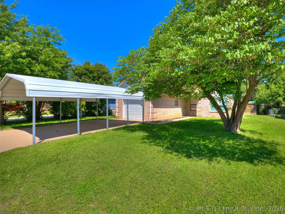 606 W 19th Street S, Claremore, OK 74019 - #1
