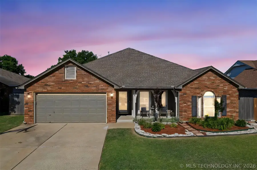 8508 N 102nd East Avenue, Owasso, OK 74055 - #2