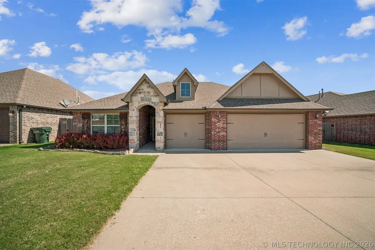1006 W Missouri Avenue, Claremore, OK 74019 - #1