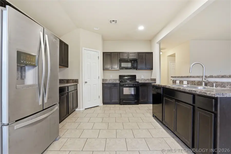 6081 E 148th Street S, Bixby, OK 74008 - #3