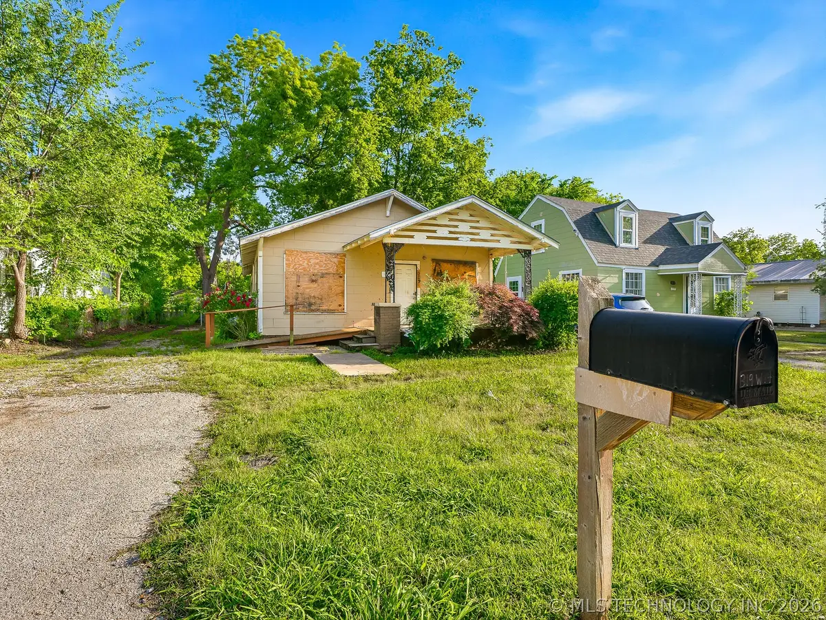 319 W 14th, Ada, OK 74820 - #1