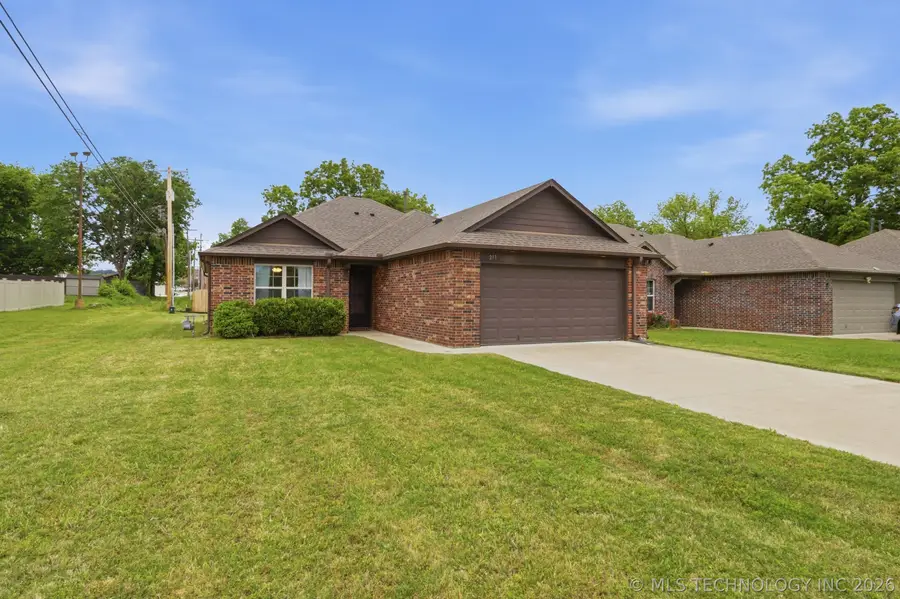 217 E Bryan Avenue, Sapulpa, OK 74066 - #2