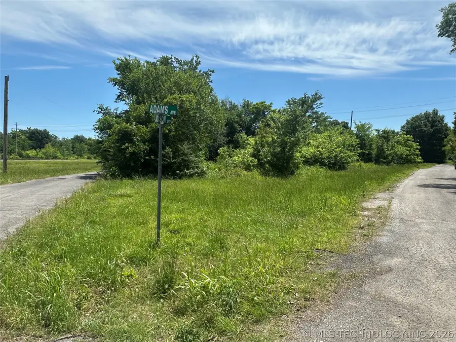 607 S Jackson Avenue, Wagoner, OK 74467 - #3
