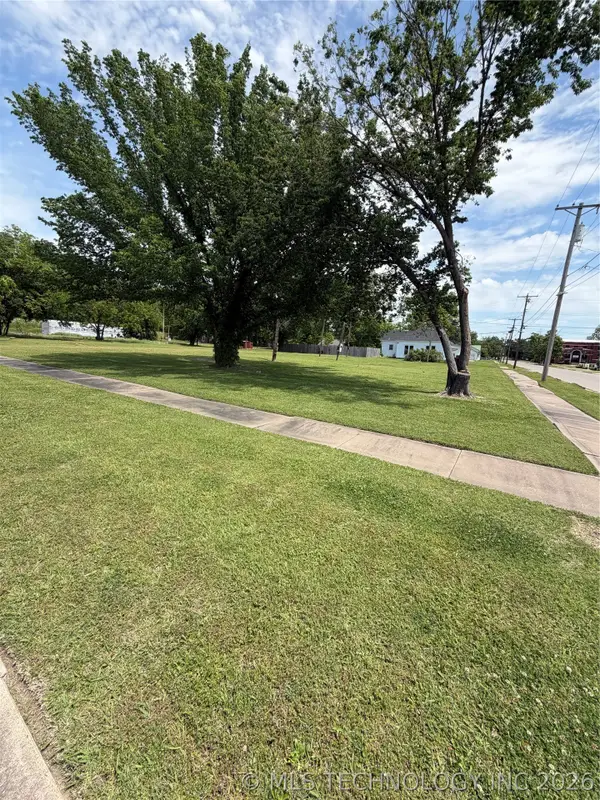 914 Leahy Avenue, Pawhuska, OK 74056