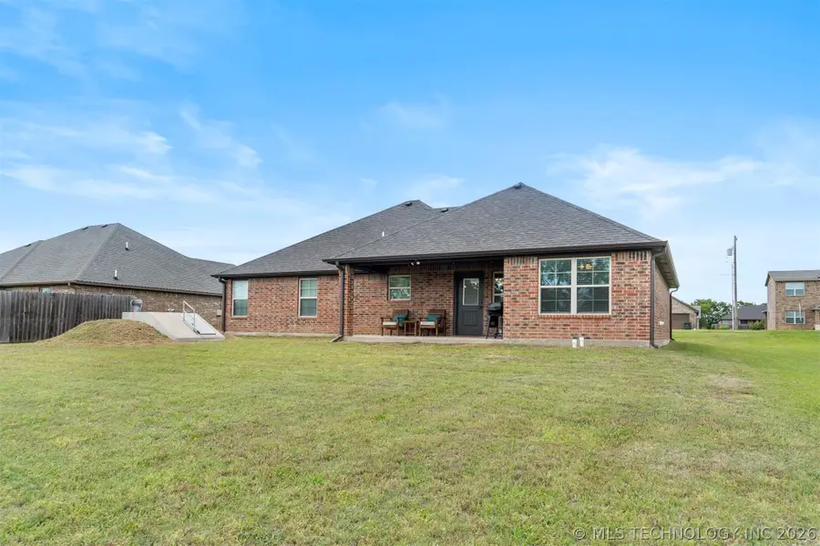 827 S Mckinley Avenue, Calera, OK 74730 - #3