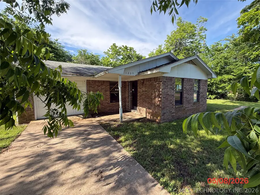 1209 W Kiamichi Street, Hugo, OK 74743 - #2