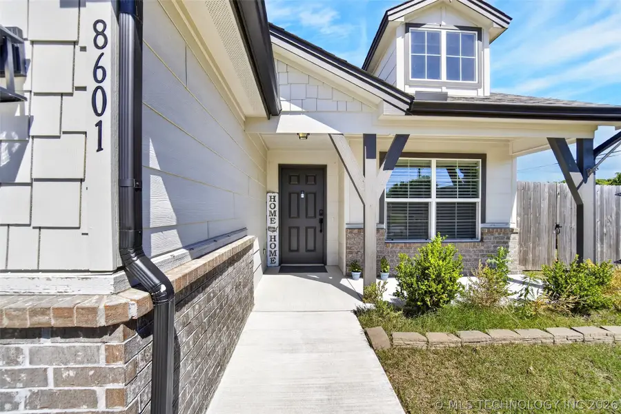 8601 N 76th East Place, Owasso, OK 74055 - #3