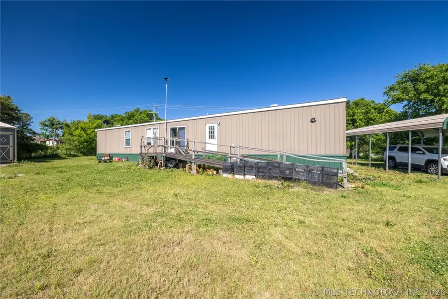 320 E 10th Street, Okemah, OK 74859 - #2