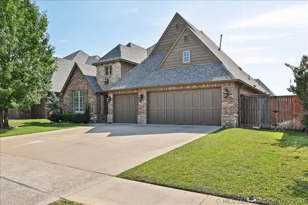 911 S Nyssa Place, Broken Arrow, OK 74012