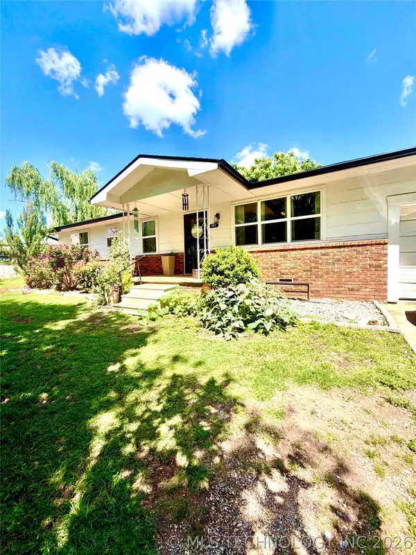 121 SE 2nd Street, Sulphur, OK 73086