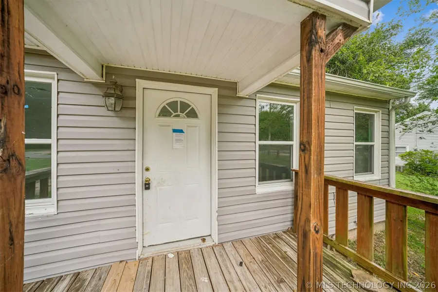 1010 N Gertrude Avenue, Wagoner, OK 74467 - #3