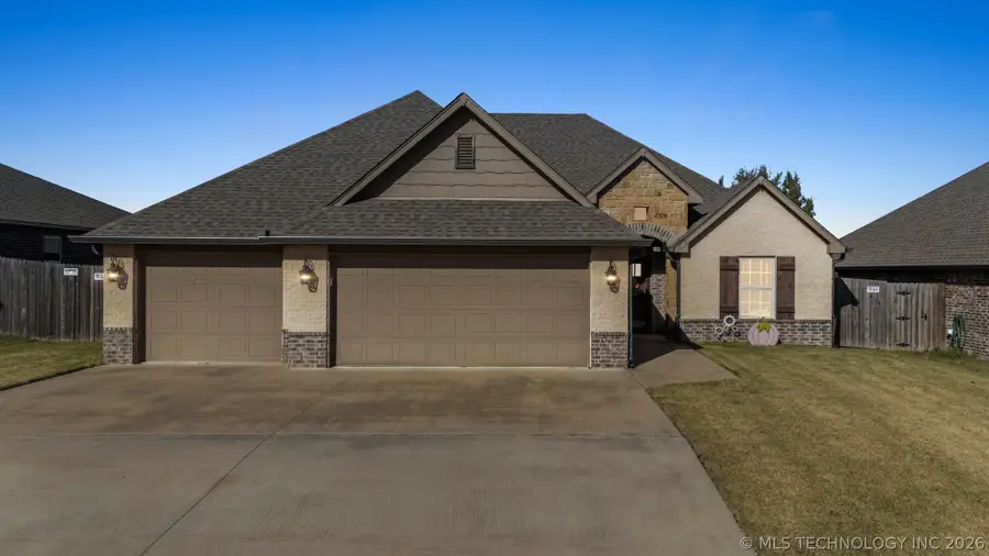 1108 Colhurst Lane, Claremore, OK 74019 - #2