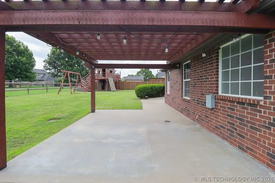 11705 S Willow Place, Jenks, OK 74037 - #3