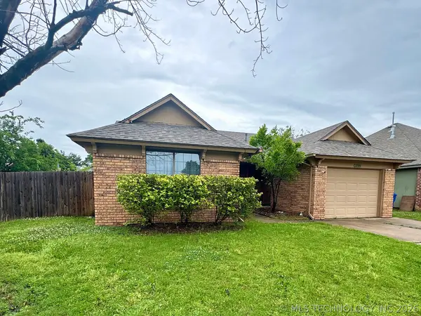 2709 S Narcissus Place, Broken Arrow, OK 74012