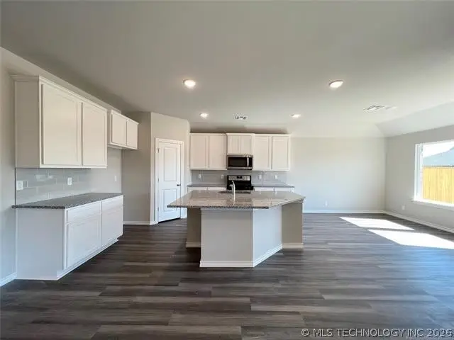 7142 E 154th Street S, Bixby, OK 74008 - #3