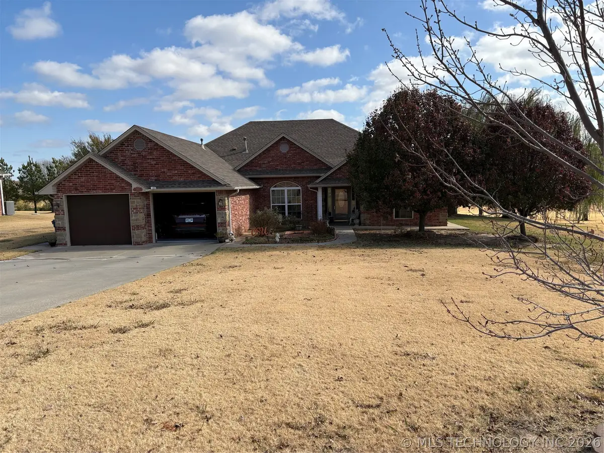 1001 Country Club, Cushing, OK 74023 - #1