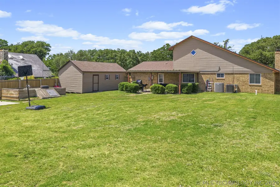 2114 Oakglen Drive, Ardmore, OK 73401 - #3