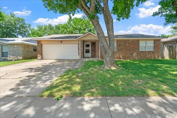 1900 W Gary Street, Broken Arrow, OK 74012