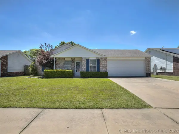 14902 E 90th Place N, Owasso, OK 74055
