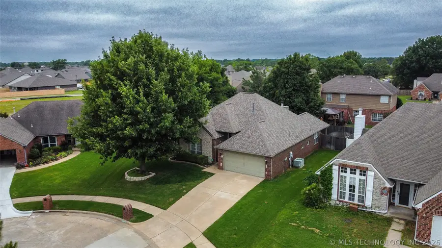 2440 S Redwood Avenue, Broken Arrow, OK 74012 - #2
