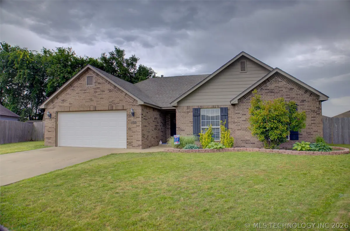 1102 E 146th Place S, Glenpool, OK 74033 - #1