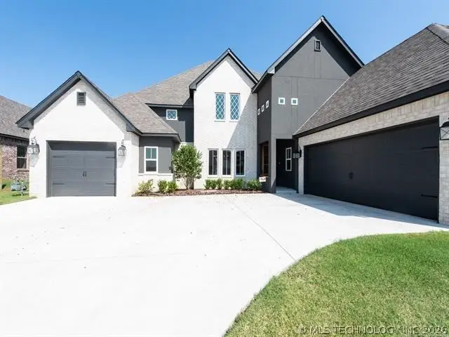8729 S Phoenix Place W, Tulsa, OK 74132 - #1
