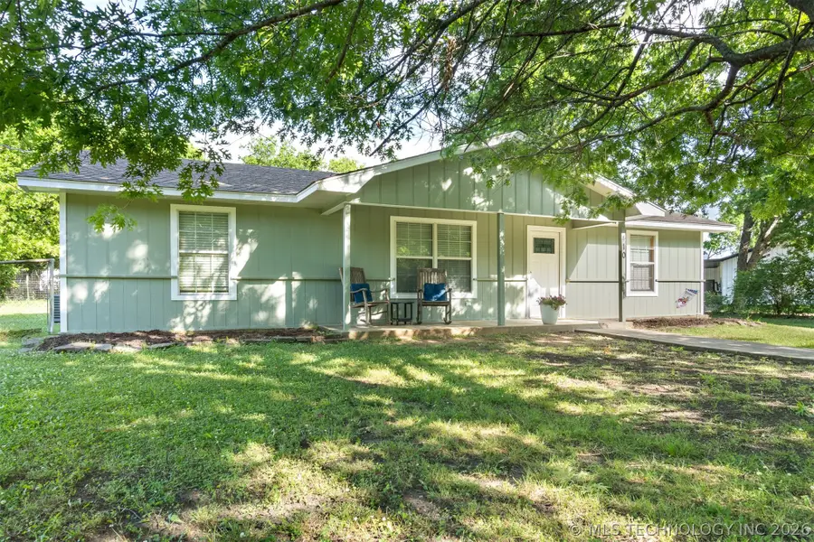 410 S Arkansas, Caddo, OK 74729 - #2
