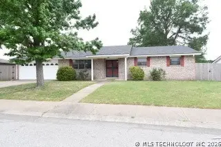6437 Baylor Drive, Bartlesville, OK 74006 - #1