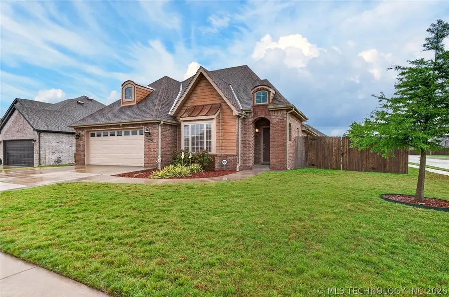 6422 Foxtail Park Drive, Bartlesville, OK 74006 - #2