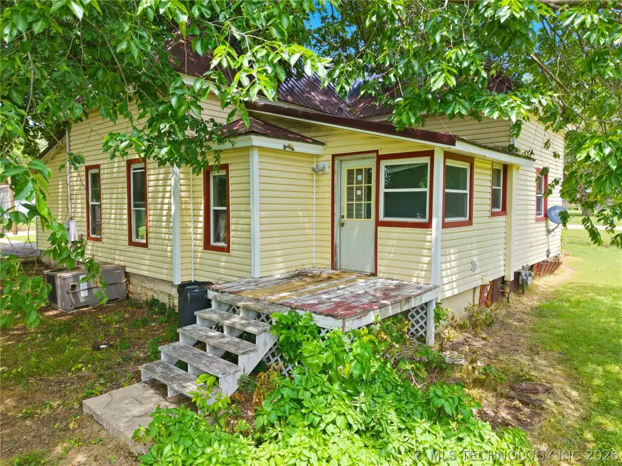 321 E Delaware, Westville, OK 74965 - #3