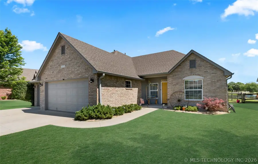 26595 Columbia Crest Drive, Claremore, OK 74019 - #2