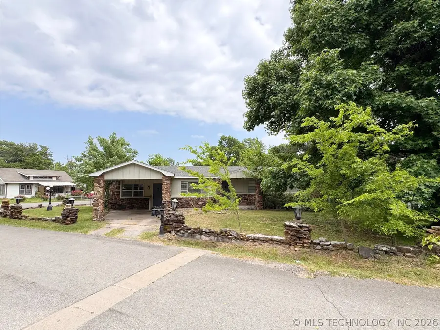 110 Brewer Avenue, Tahlequah, OK 74464 - #2