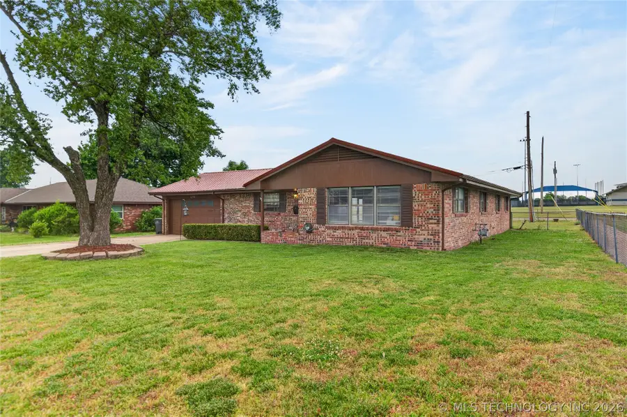 5716 Baylor Drive, Bartlesville, OK 74006 - #3