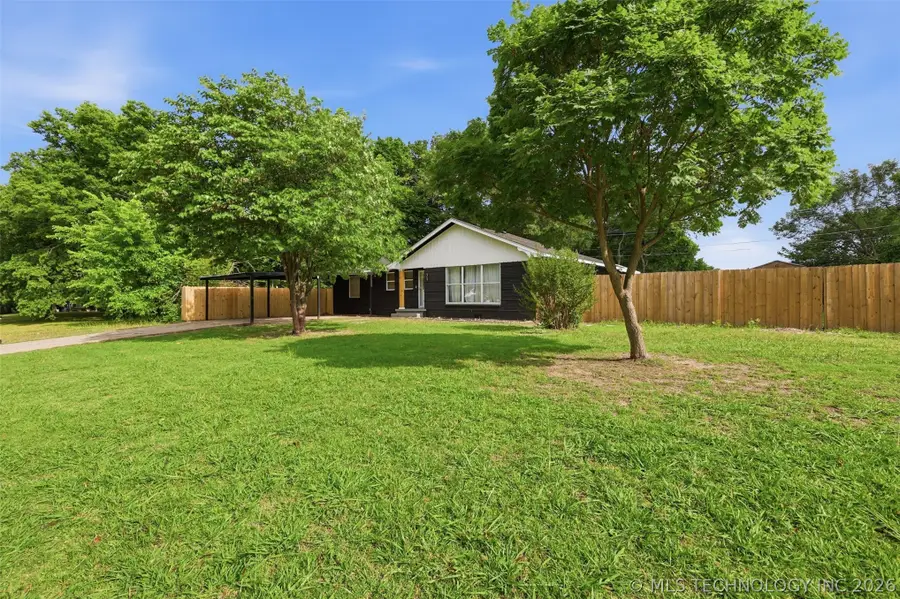 909 W 9th Street, Ada, OK 74820 - #2