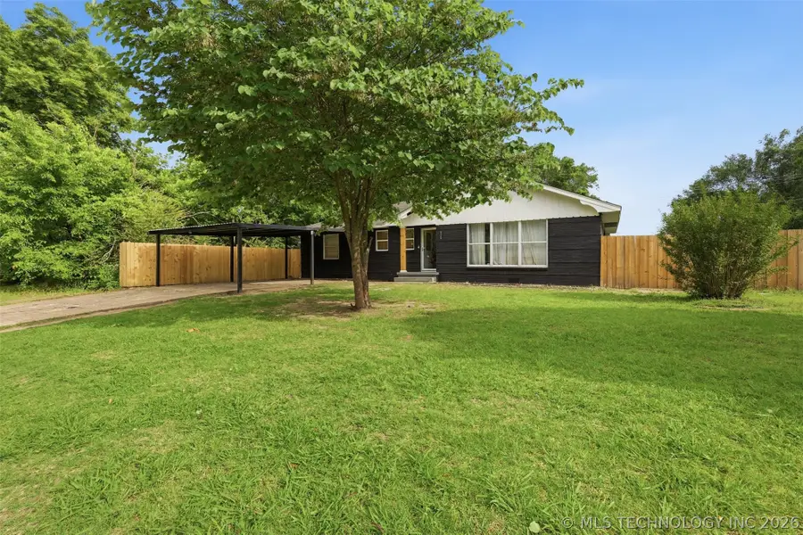 909 W 9th Street, Ada, OK 74820 - #3