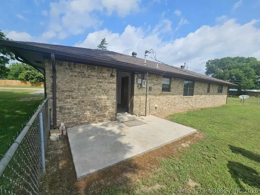 206 N Grand Avenue, Mannsville, OK 73447 - #2