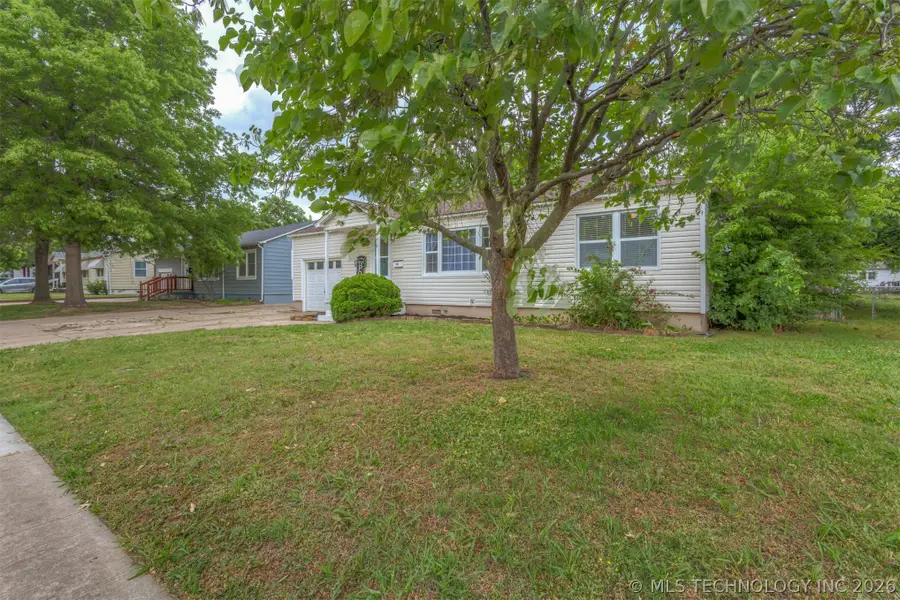 407 N Cedar Street, Owasso, OK 74055 - #3