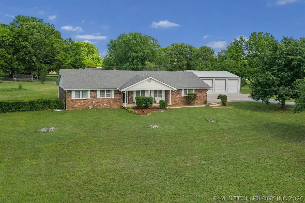 212 N Will Rogers Loop W, Oologah, OK 74053 - #1