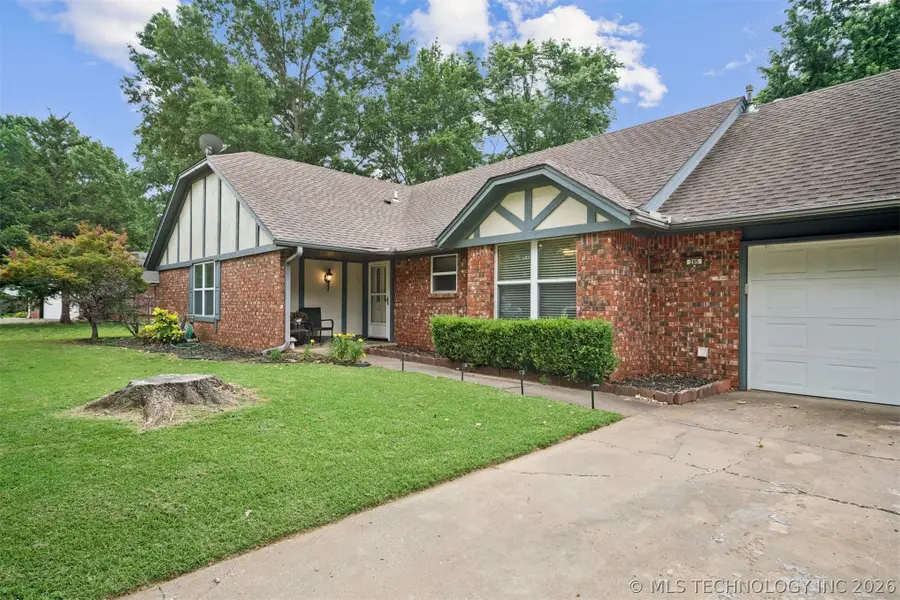205 W Baton Rouge Street, Broken Arrow, OK 74011 - #3