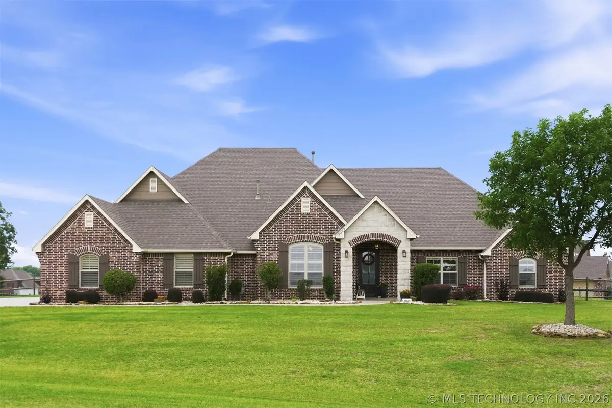 8262 N 70th East Avenue, Owasso, OK 74055 - #1