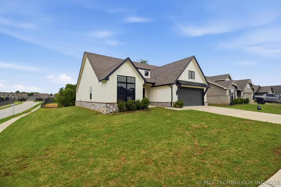 7312 S Indianwood Avenue, Broken Arrow, OK 74011 - #3