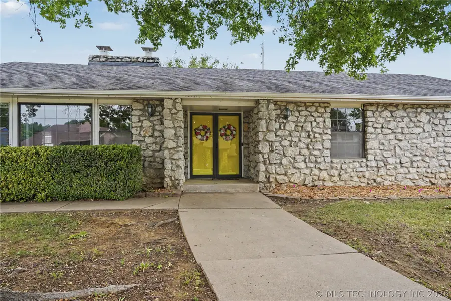 2003 N Main Street, Owasso, OK 74055 - #3