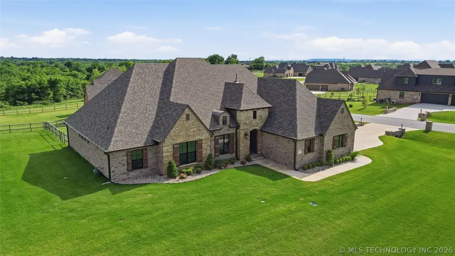 8438 E 106th Place N, Owasso, OK 74055 - #2