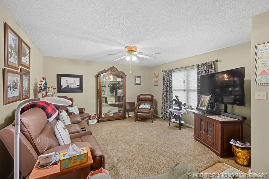 1202 N I Street, Hugo, OK 74743 - #3