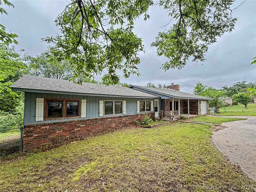 1104 Michael Street, Tahlequah, OK 74464 - #2