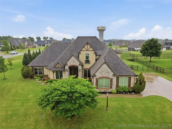 6302 N Twin Creeks Drive, Owasso, OK 74055