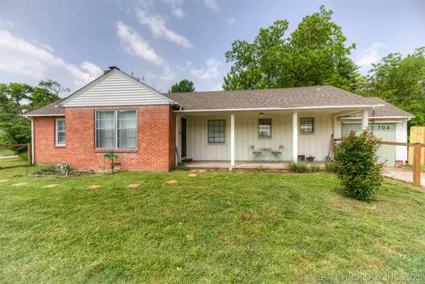 704 N Knoxville Avenue, Tulsa, OK 74115
