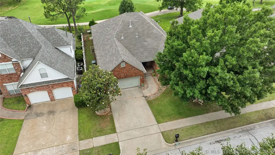 3404 N Battle Creek Drive, Broken Arrow, OK 74012 - #2
