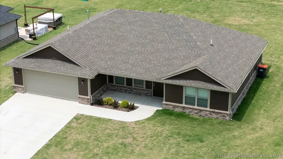 1100 Center Court Circle, Grove, OK 74344 - #3